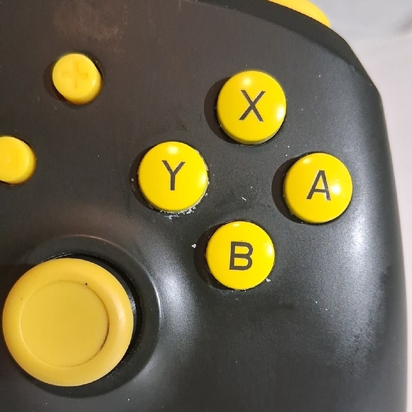 Wireless Pikachu controller compatible with Nintendo Switch Pro Controller - Picture 5 of 8